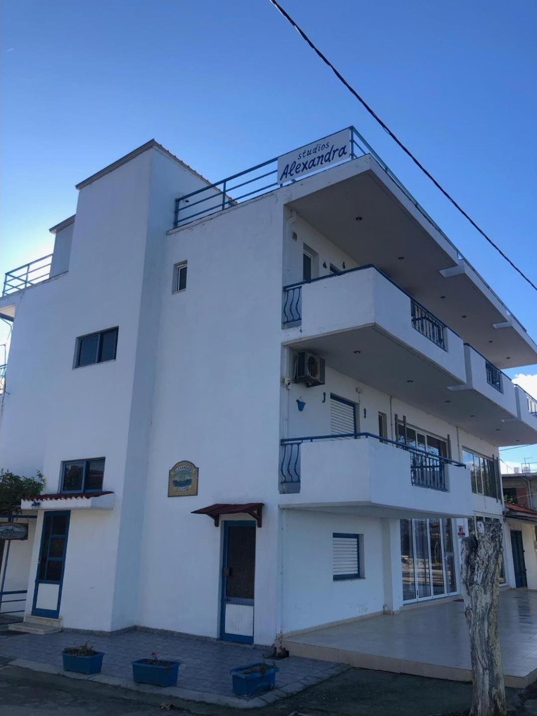 Alexandra Studios Néos Pírgos Eksteriør bilde