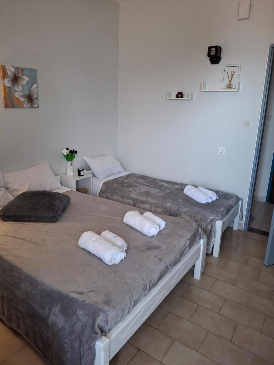 Alexandra Studios Néos Pírgos Rom bilde